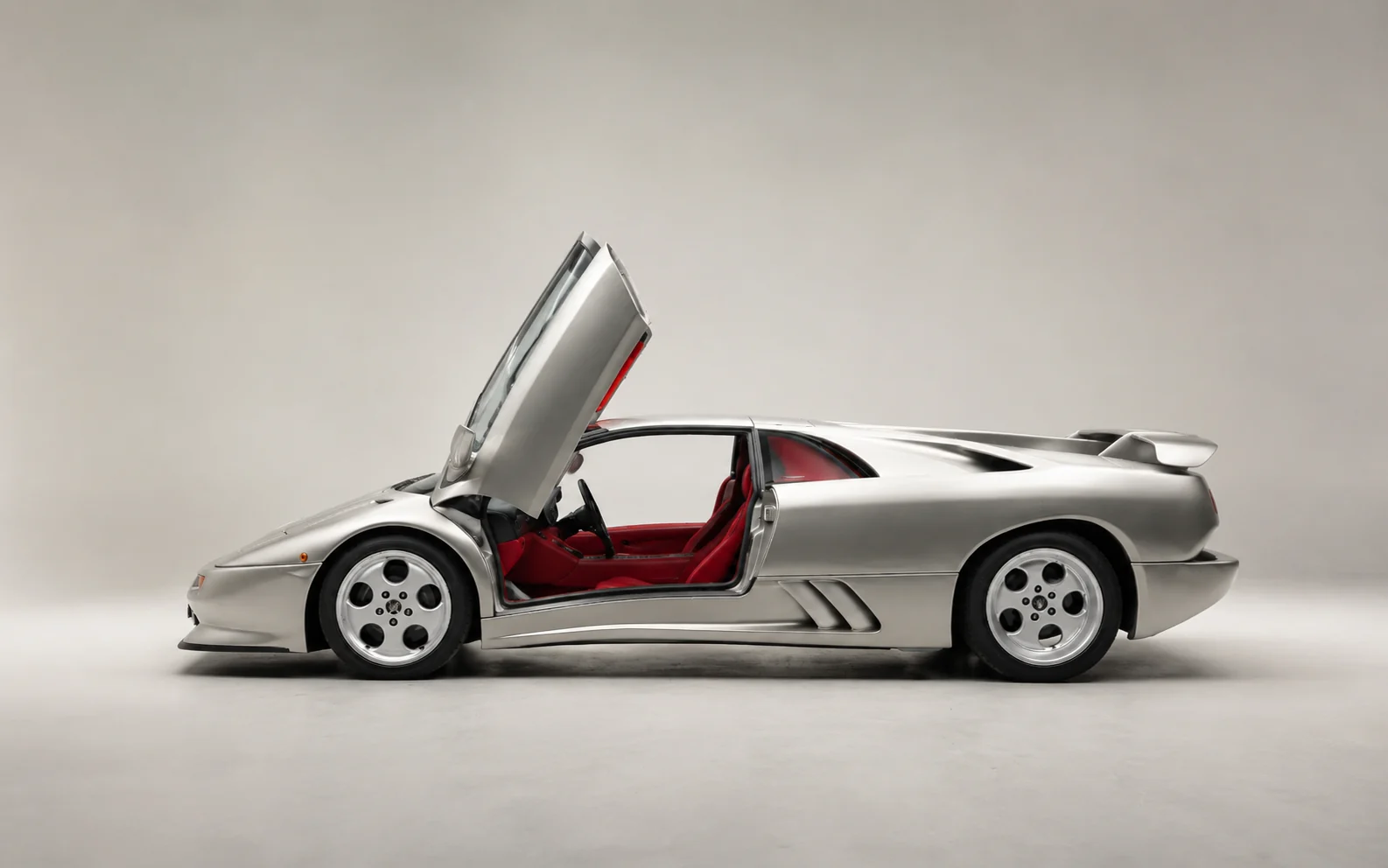 Lamborghini Diablo SE30, chassis 12049, gallery frame 18